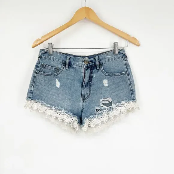 Free People Lace Crochet Trim Cut-Off Distressed Boho Denim Shorts Size 25 - Picture 3 of 10